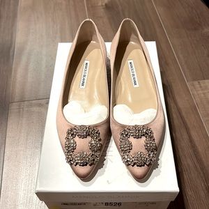 NEW MANOLO BLAHNIK EMBELLISHED HANGISI FLATS 25 (sz 37)